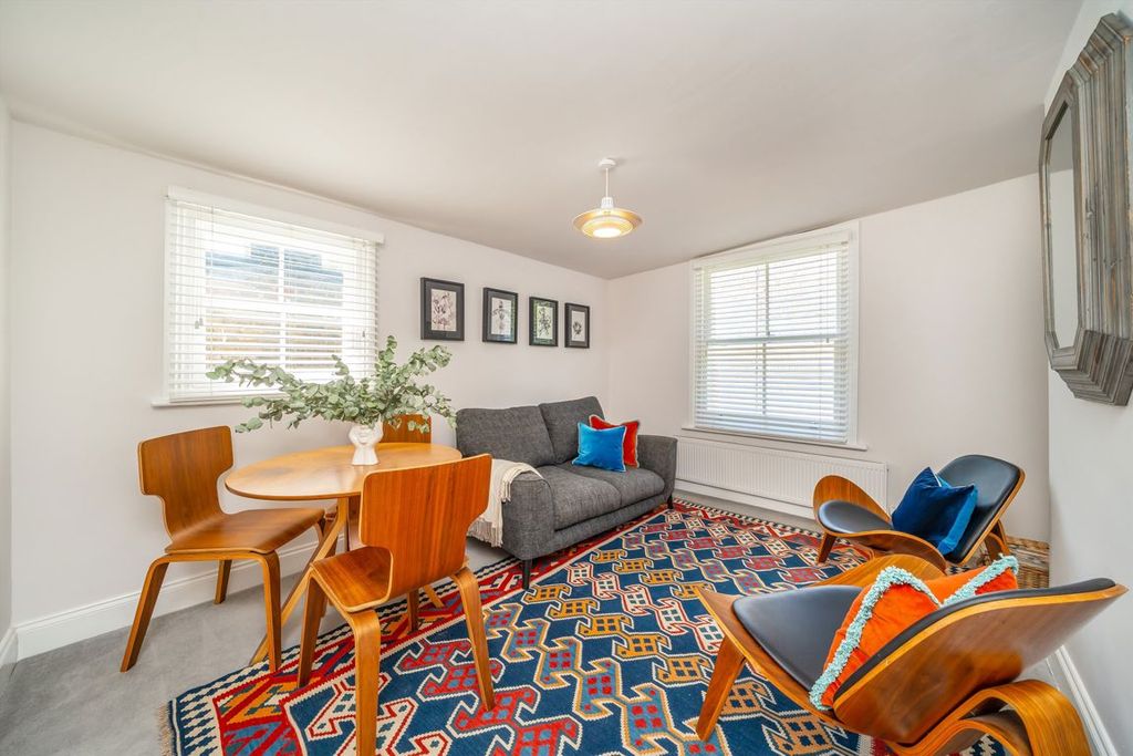 Property photo 2 of 7