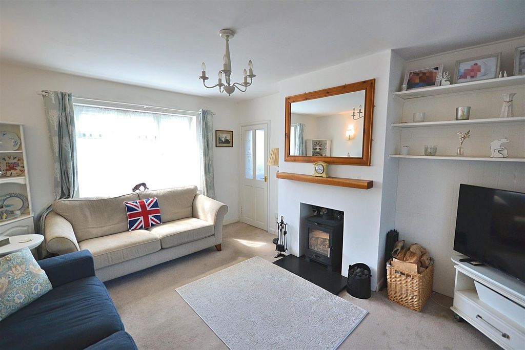 Property photo 2 of 30 32 (1).Png