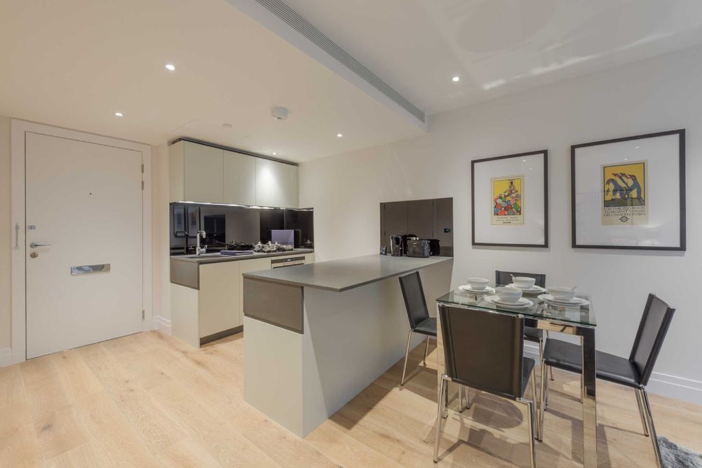 Property photo 2 of 18 Kitchen