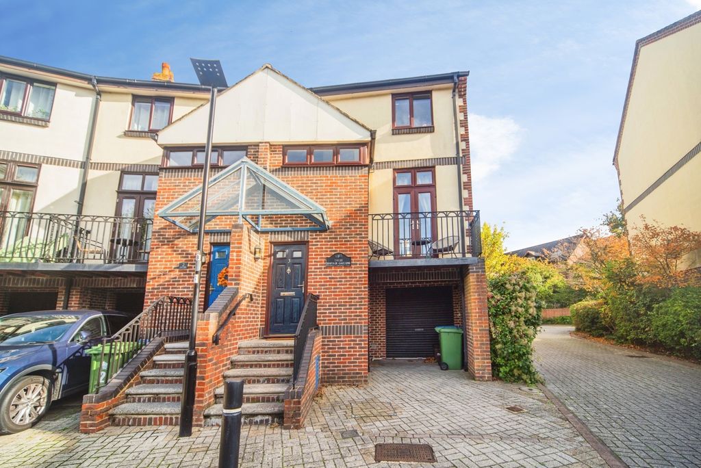 Property photo 1 of 20 Pbox-Img.Jpg