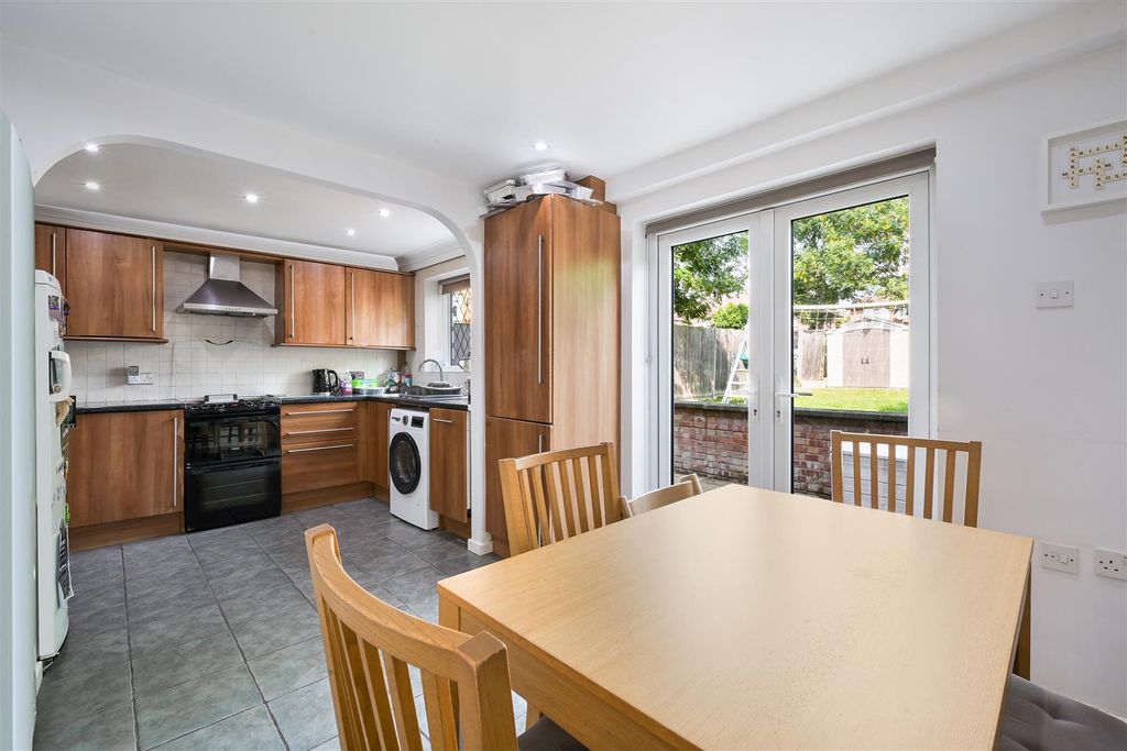 Property photo 2 of 13