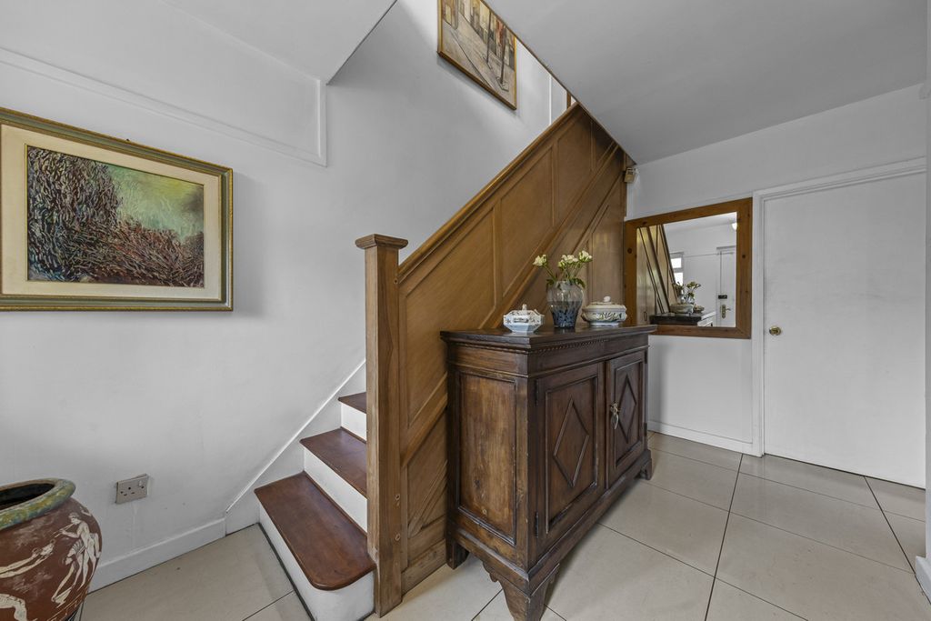 Property photo 2 of 46