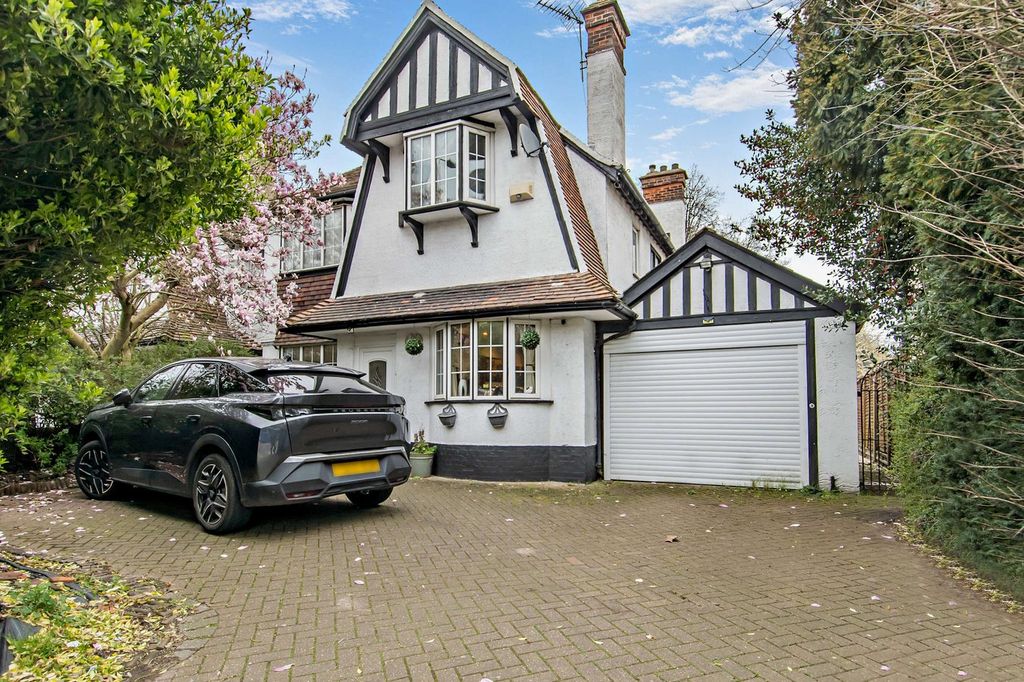 Property photo 1 of 37