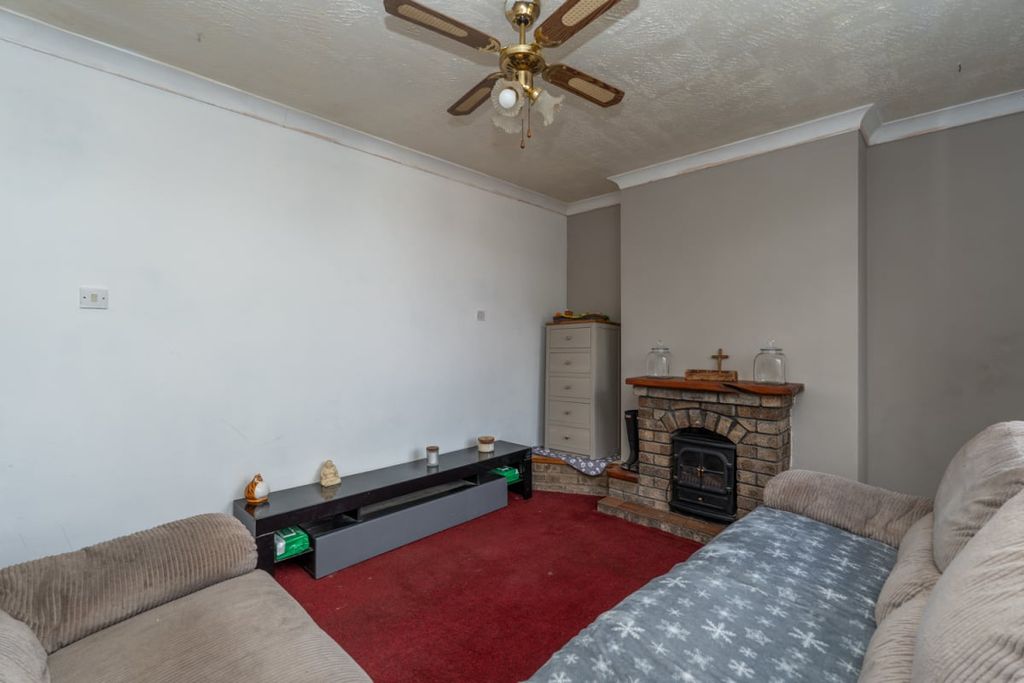 Property photo 3 of 26