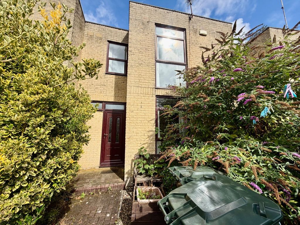 Property photo 1 of 12 Outside