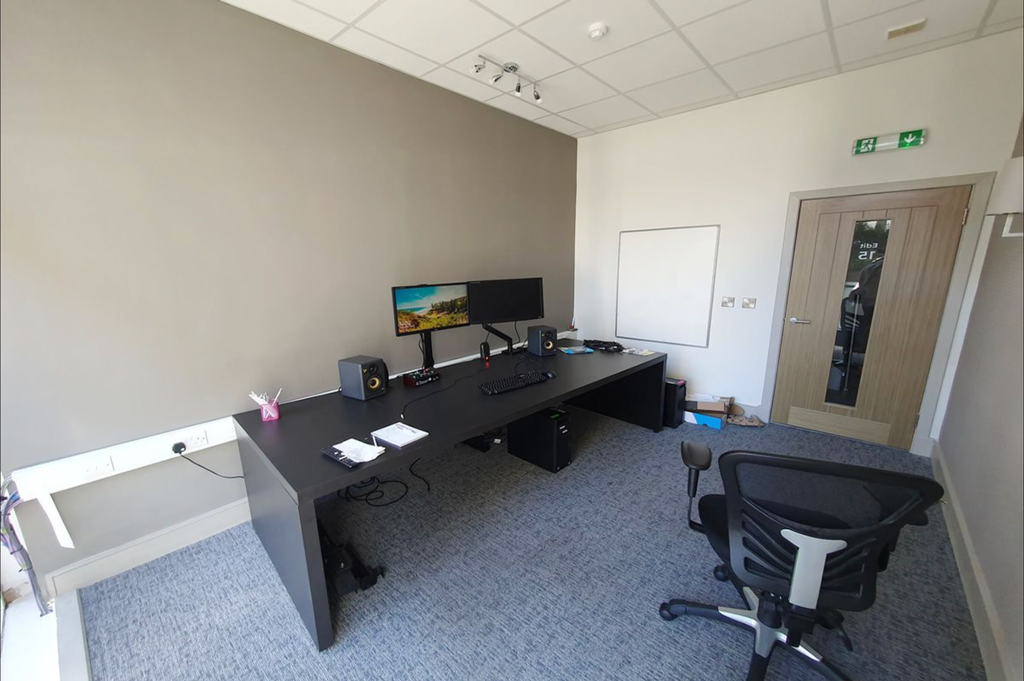 Property photo 3 of 13