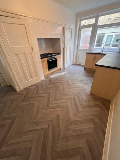 Property photo 3 of 5 Kitchen