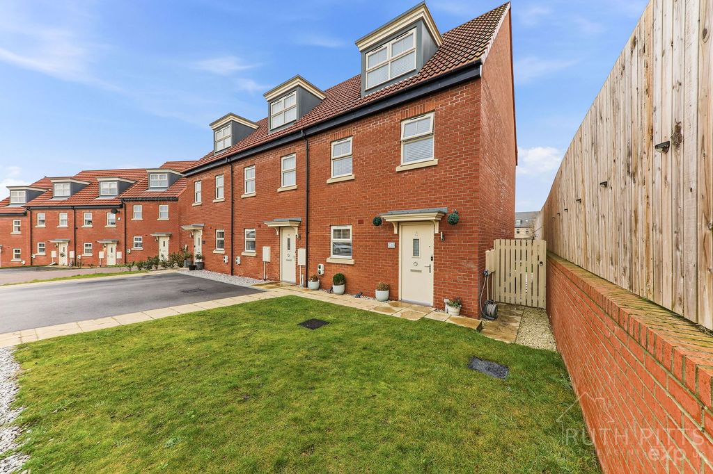 Property photo 2 of 27