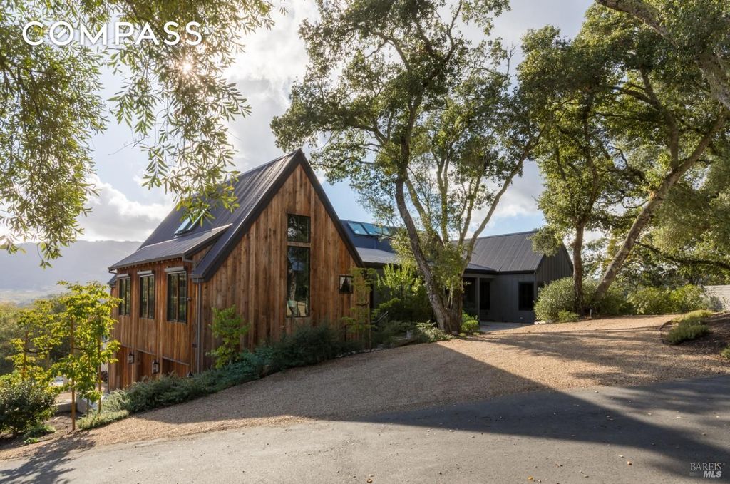 Property photo 2 of 33