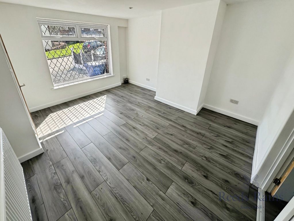 Property photo 2 of 9 Lounge