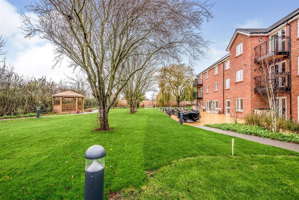 Property photo 1 of 27 9Eaf2799-cd62-4bae-A238-2A2Dd903d051.Jpg