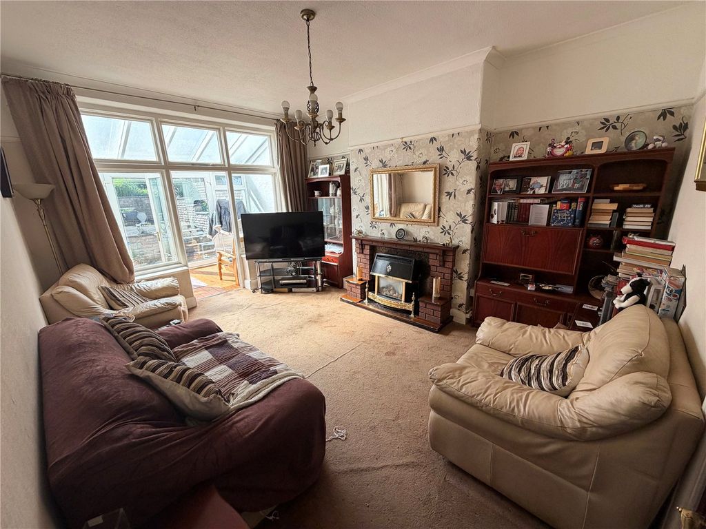 Property photo 2 of 15 Picture No. 04