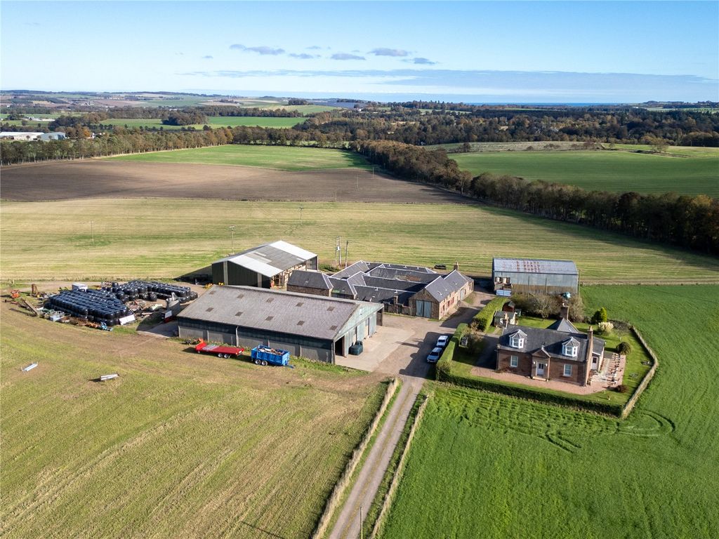 Property photo 2 of 7 Whitehall