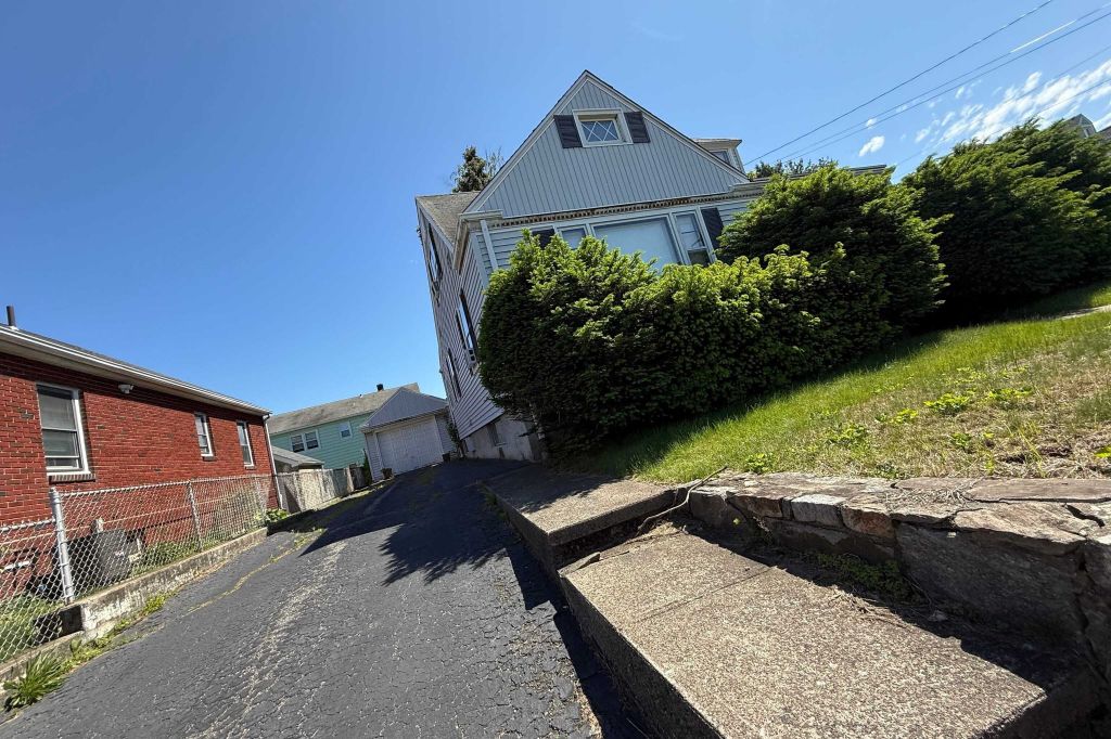 Property photo 3 of 3 <Alttext/>