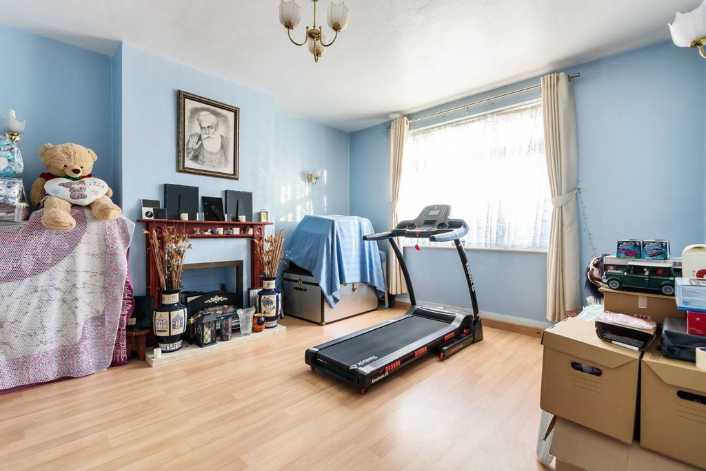Property photo 2 of 11
