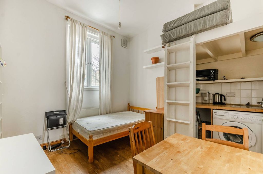 Property photo 1 of 3