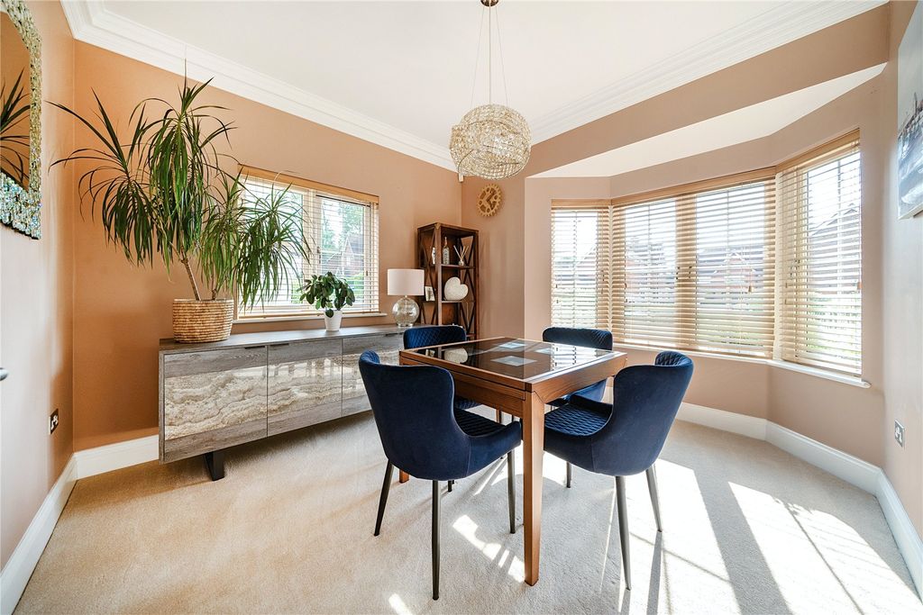 Property photo 2 of 17 Dining Room