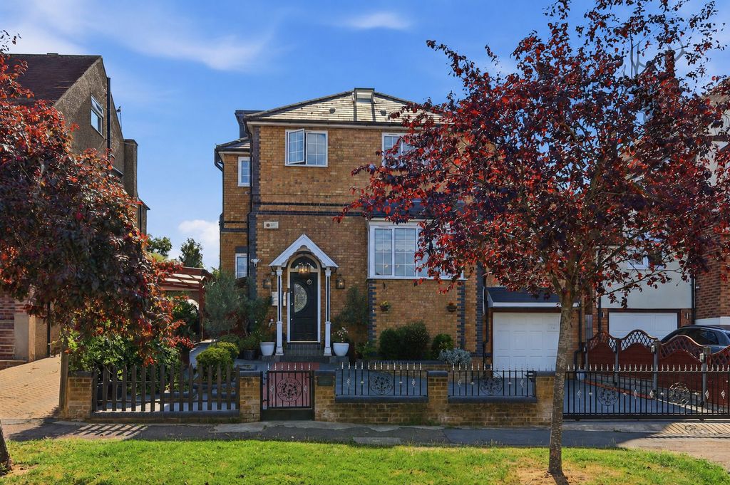 Property photo 1 of 46