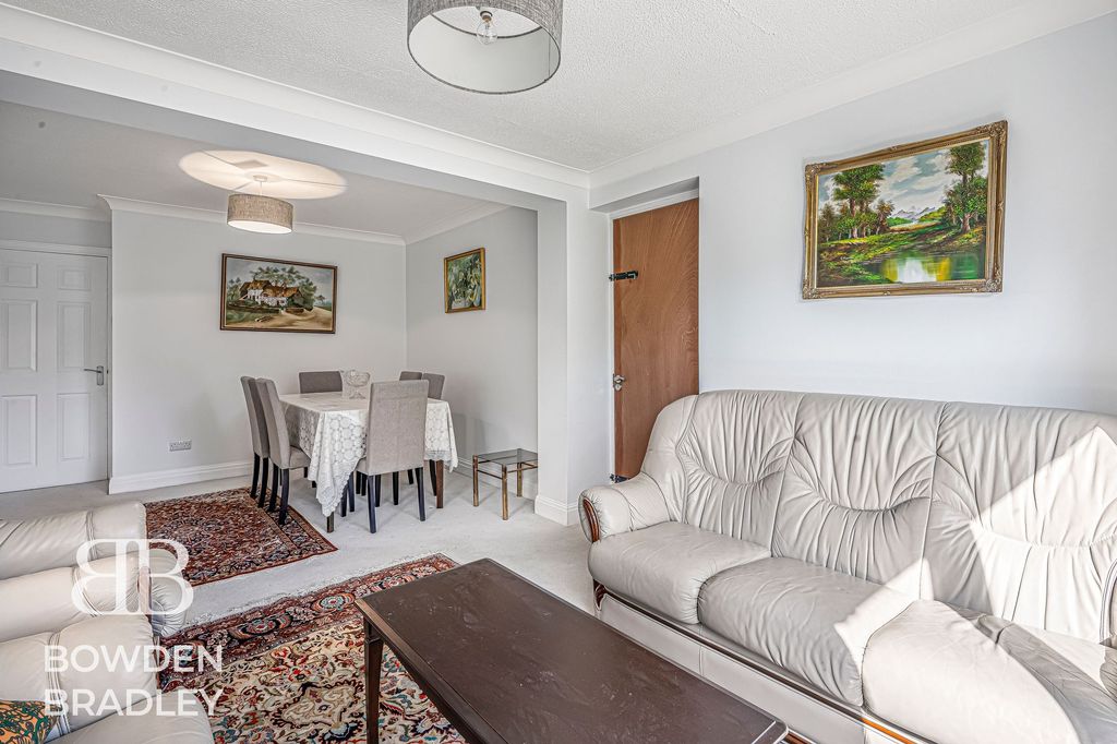 Property photo 2 of 21