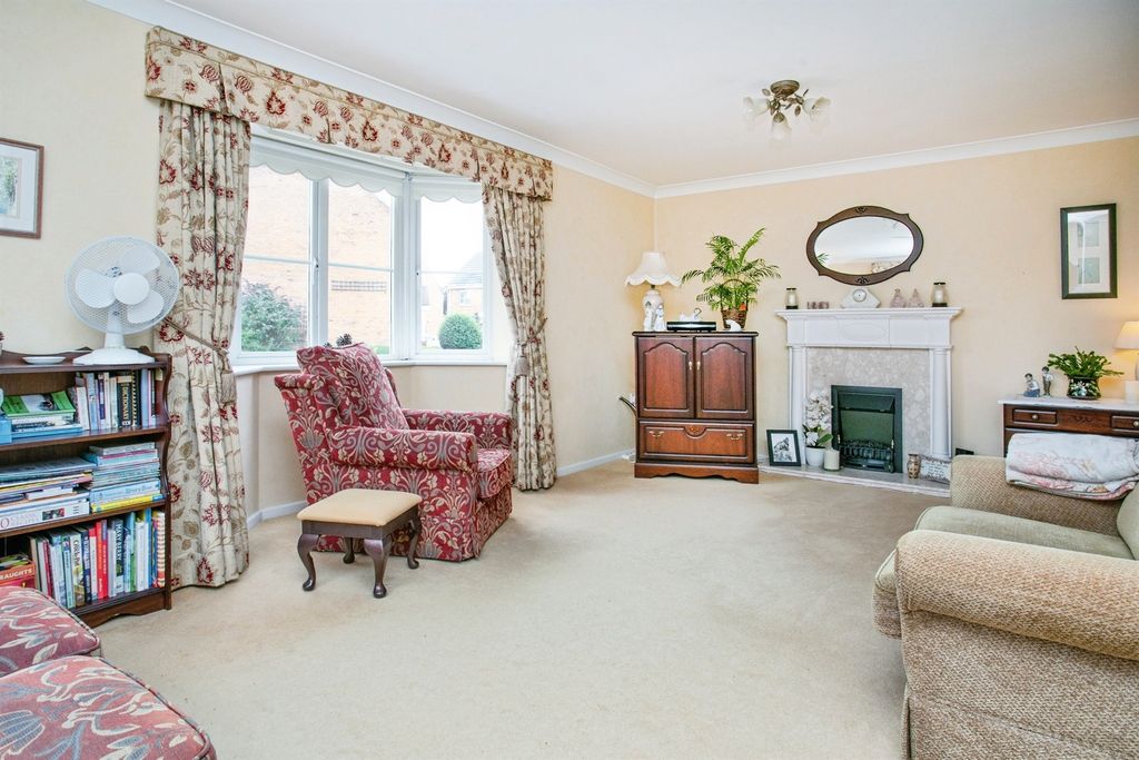 Property photo 2 of 17