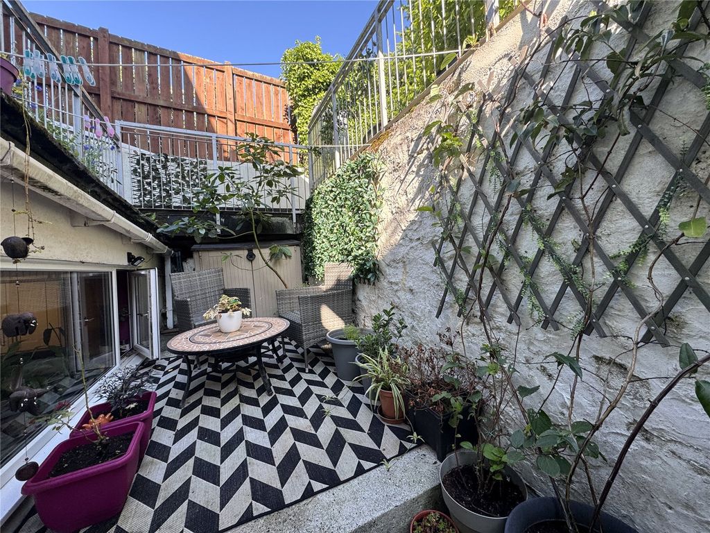 Property photo 2 of 20 Picture No. 21