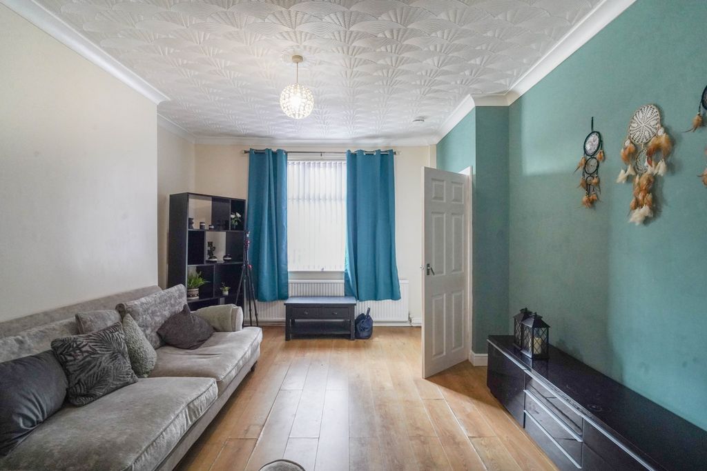 Property photo 2 of 32