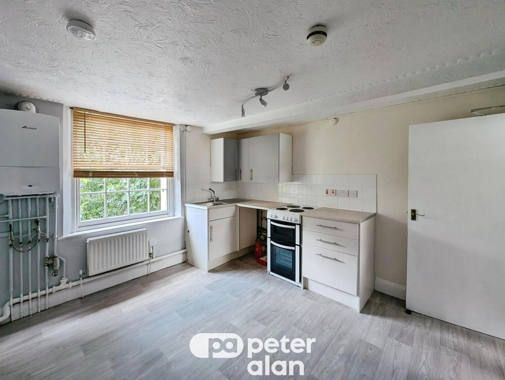 Property photo 3 of 14 Kitchen
