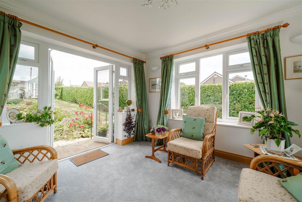 Property photo 3 of 34 Sun Room-2.Jpg