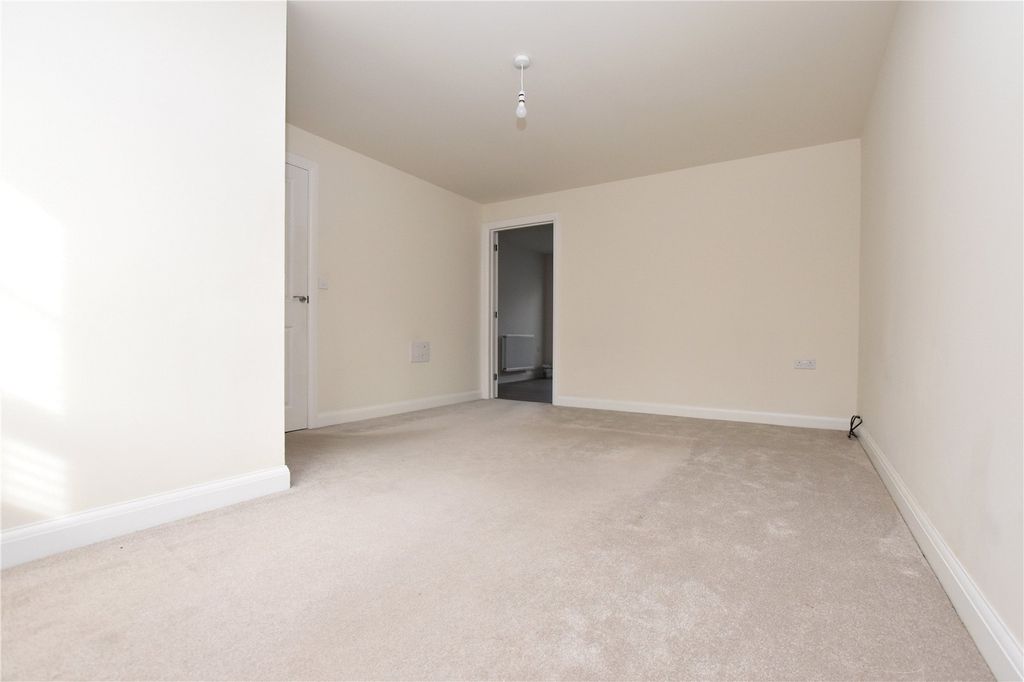 Property photo 3 of 17 Picture No. 29