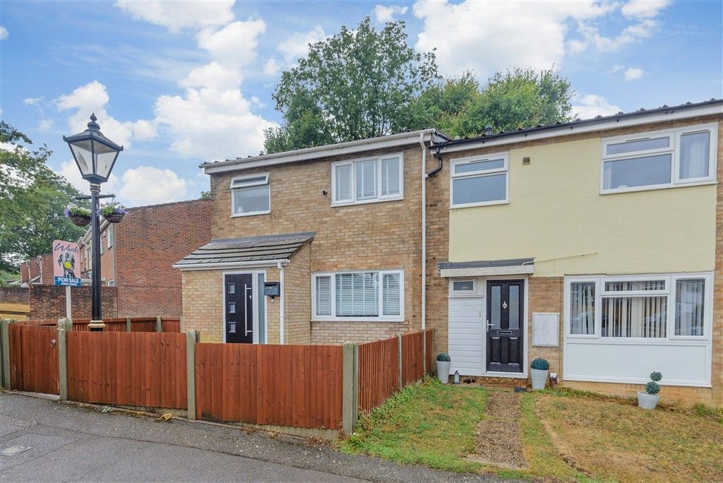 Property photo 1 of 11 External (Brochure)