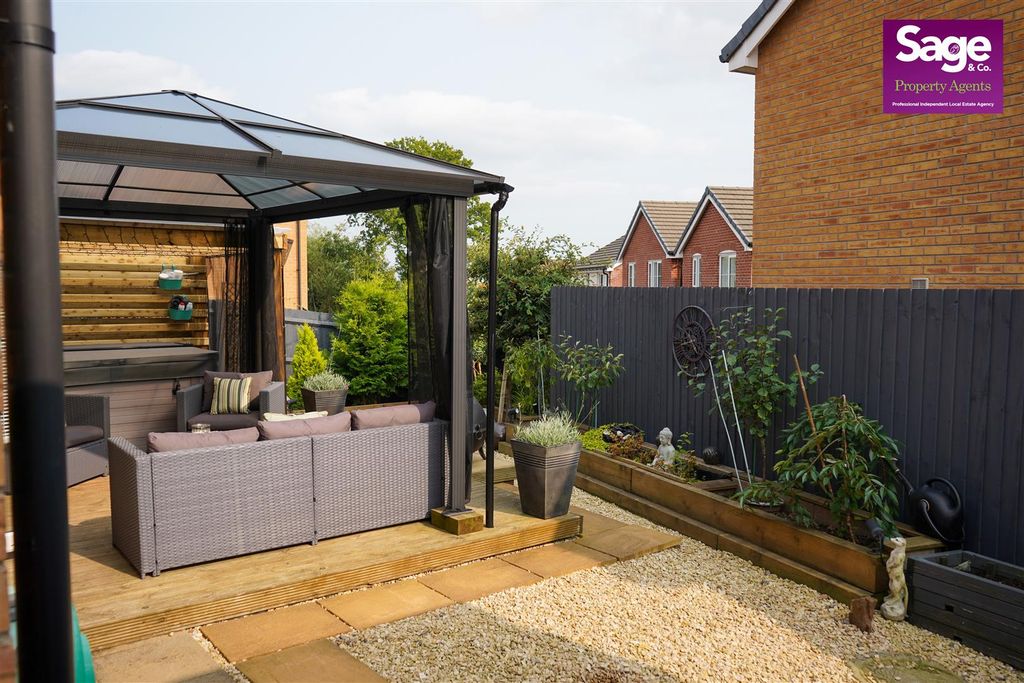 Property photo 2 of 18 83 Cwrt Celyn -27 (1).Jpeg