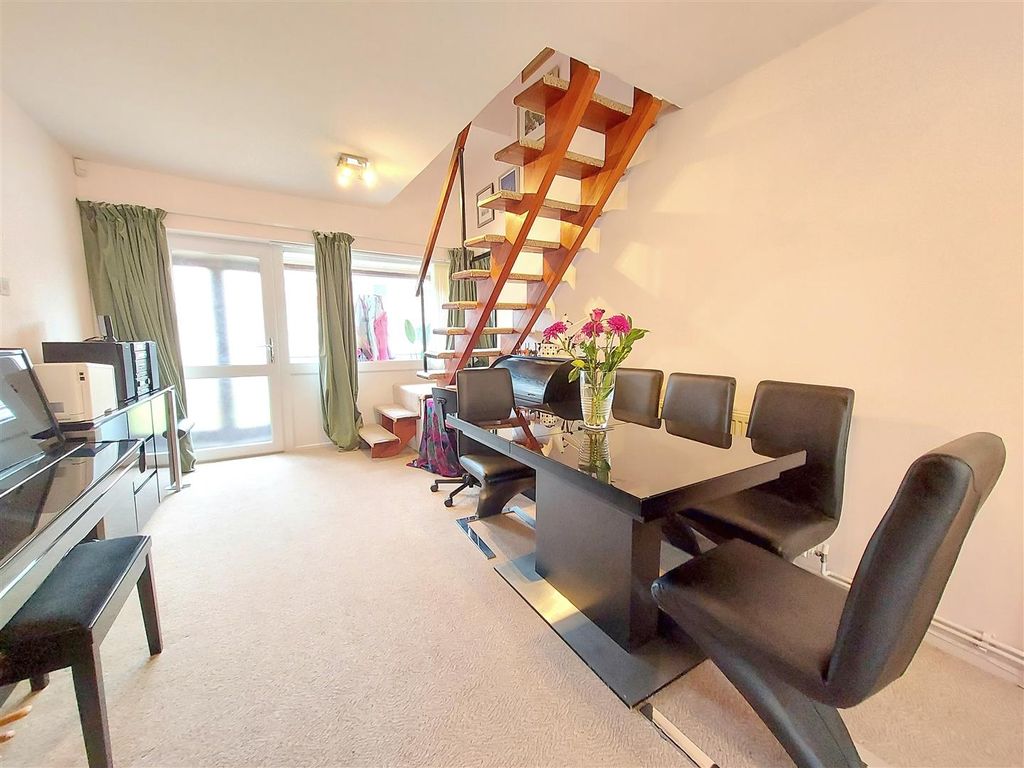 Property photo 2 of 13 Dining Area
