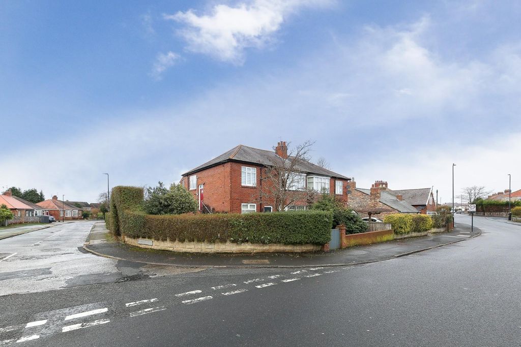 Property photo 1 of 15 Front External