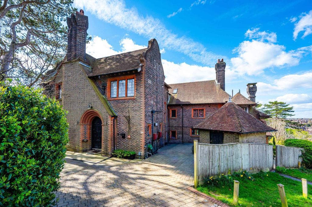 Property photo 2 of 10