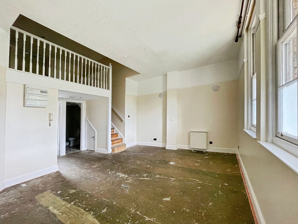 Property photo 3 of 8 Pbox-Img.Jpg