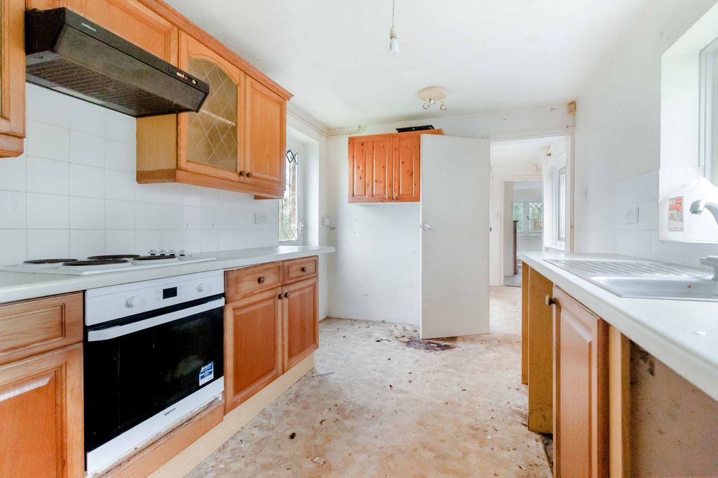 Property photo 3 of 22