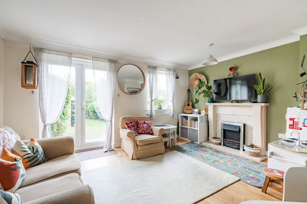 Property photo 2 of 20