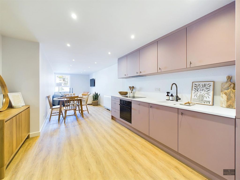 Property photo 1 of 9 Cam02887G0-Pr0283-Still006.Jpg