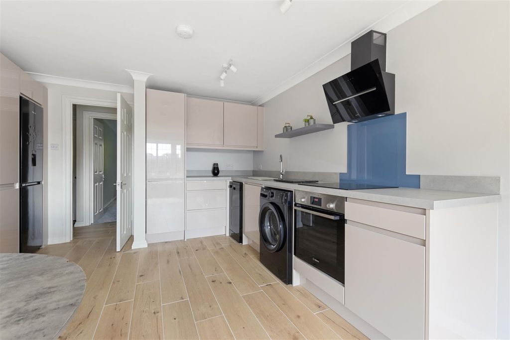 Property photo 1 of 9 Kitchen