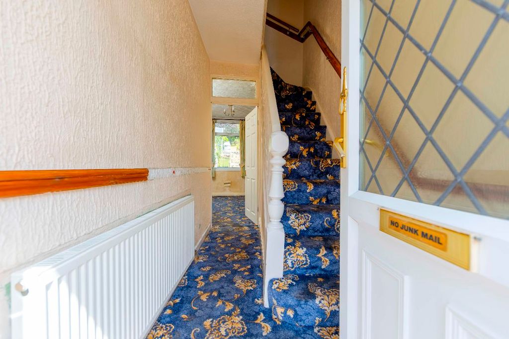 Property photo 2 of 25