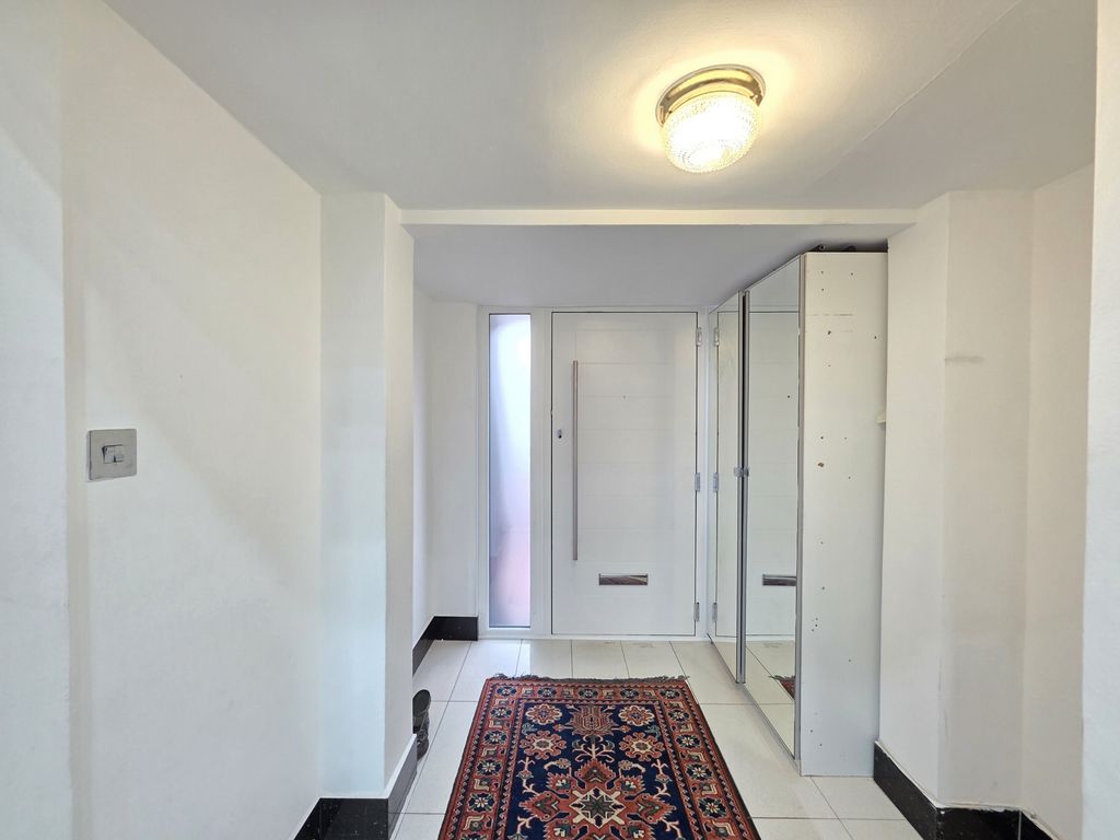 Property photo 3 of 57 Photo 20