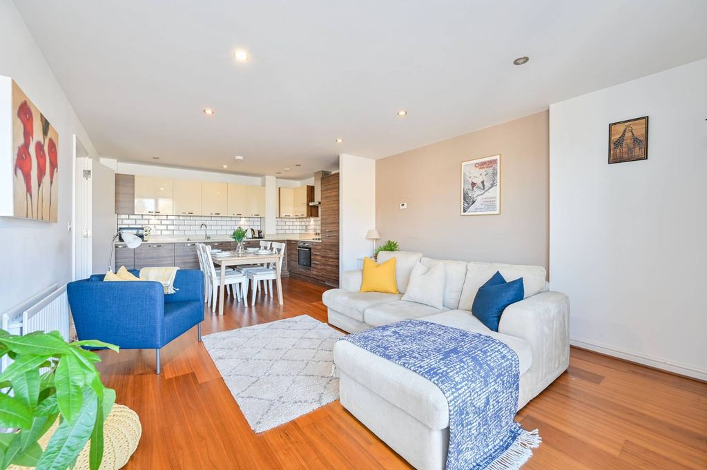 Property photo 3 of 15