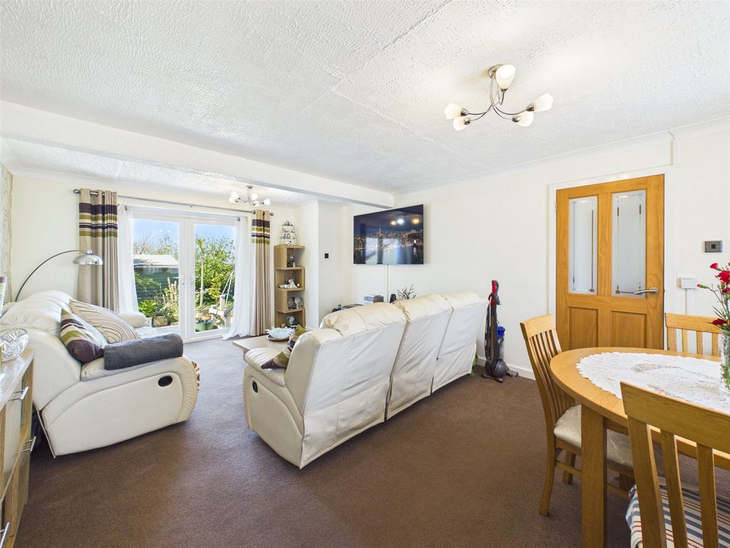Property photo 3 of 18 Picture No. 01
