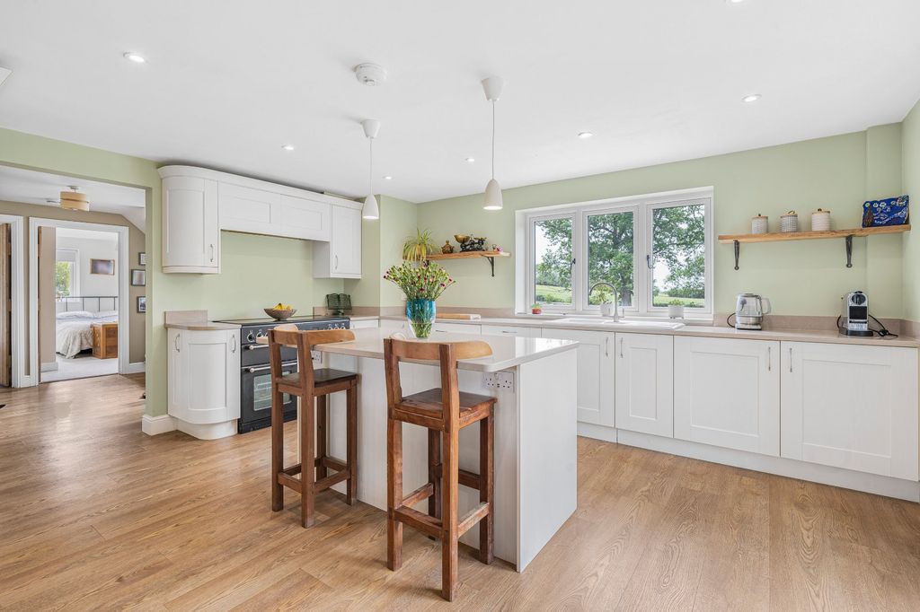 Property photo 3 of 21 Kitchen