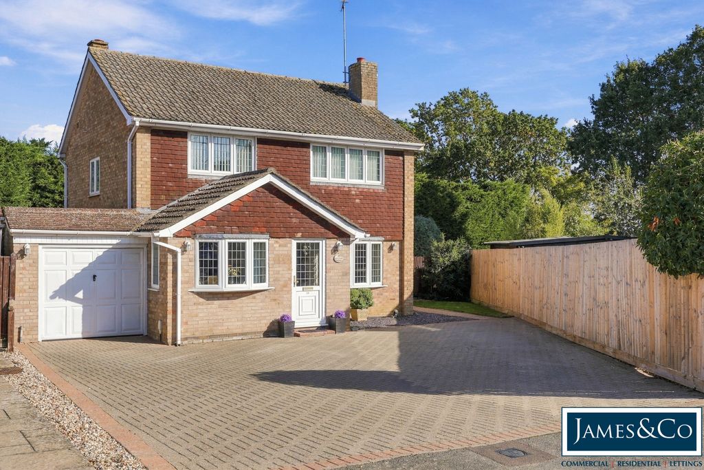 Property photo 1 of 23 36Barnstongreenc
