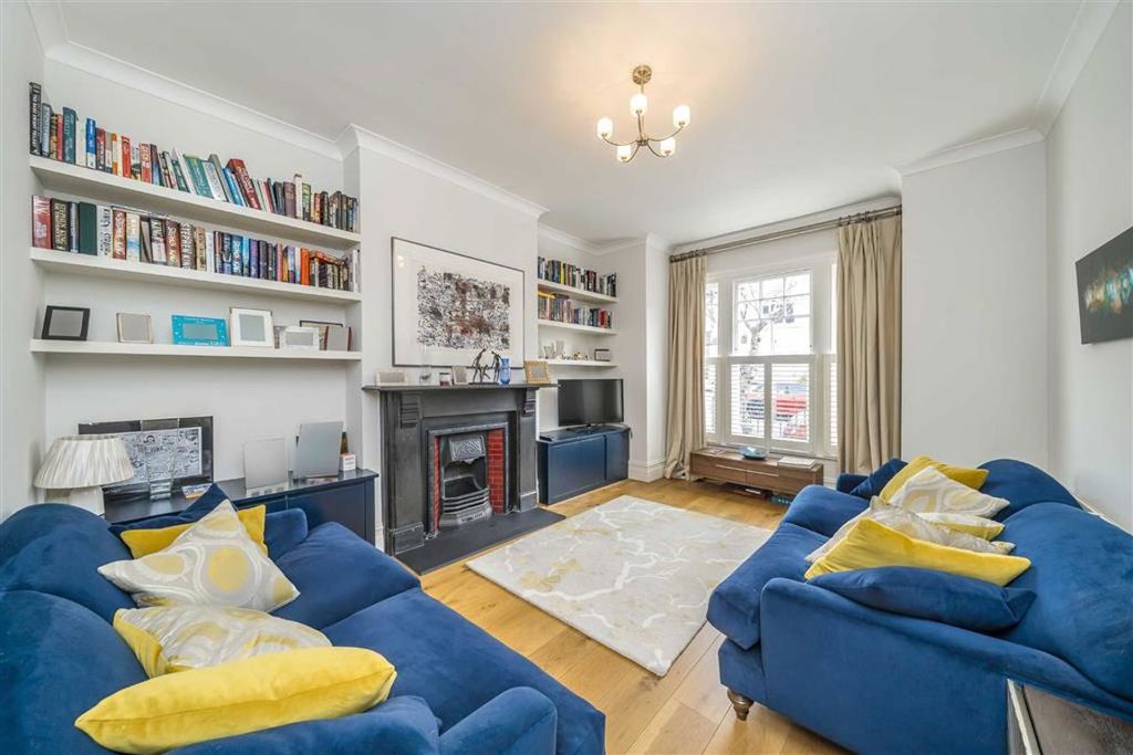 Property photo 2 of 8