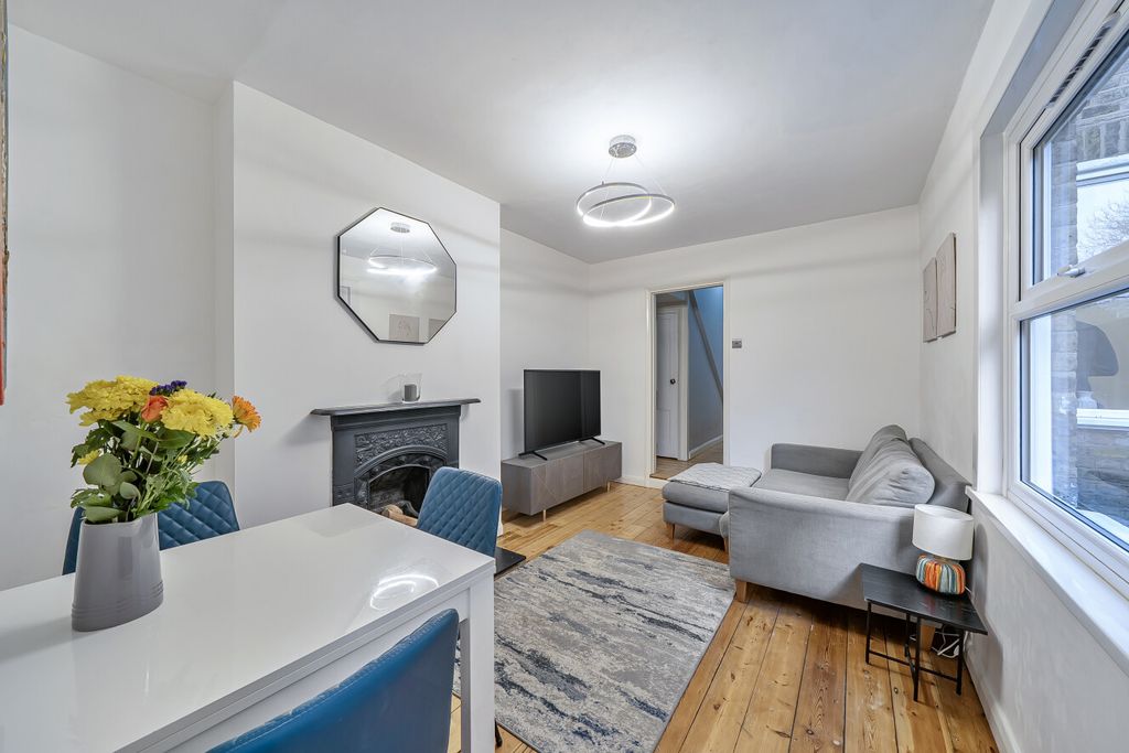 Property photo 2 of 14 1404215-11-6978c5...