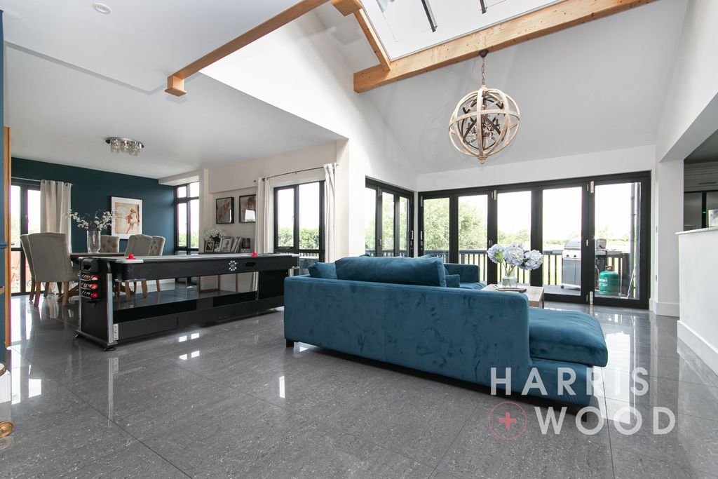 Property photo 2 of 64 4228611