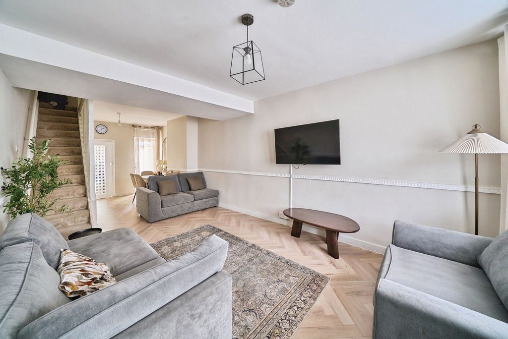 Property photo 2 of 19 Pbox-Img.Jpg