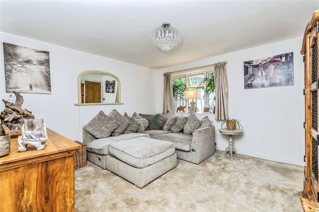 Property photo 3 of 44 Picture No. 20